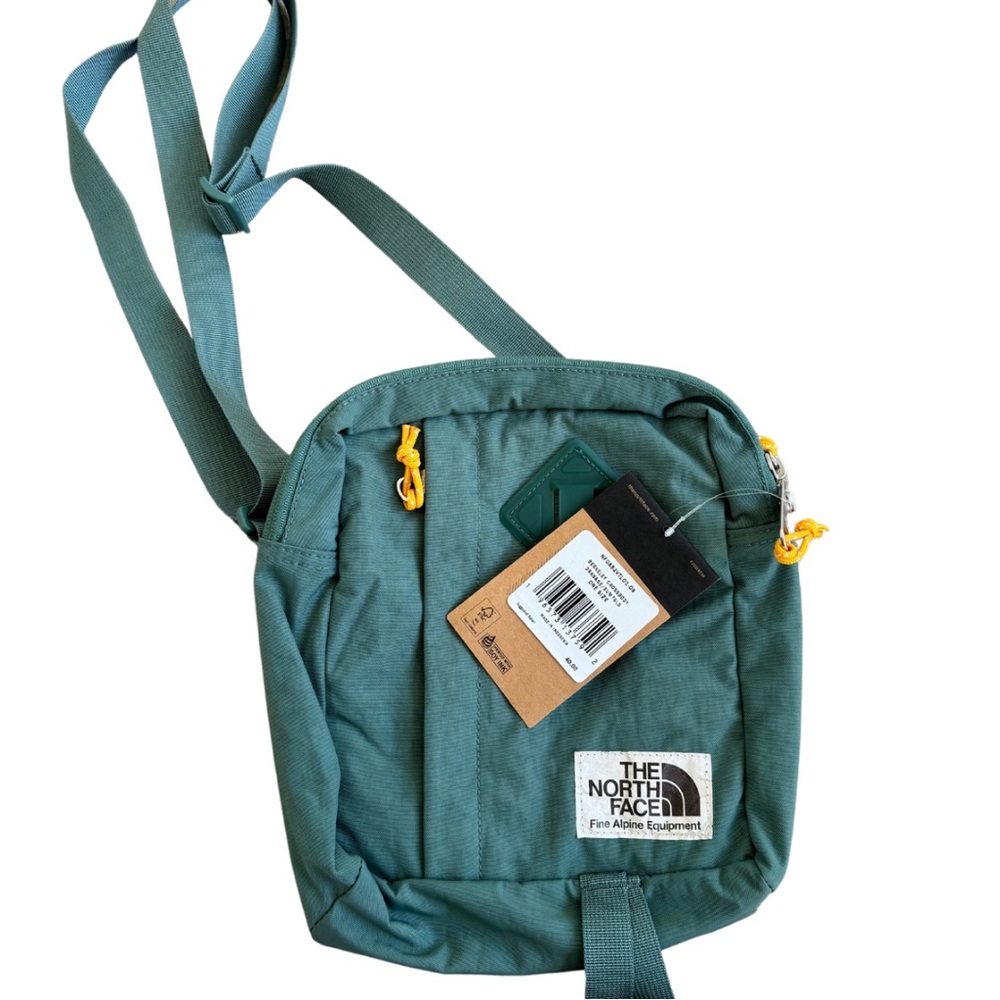 NWT THE NORTH FACE Berkeley Crossbody Bag